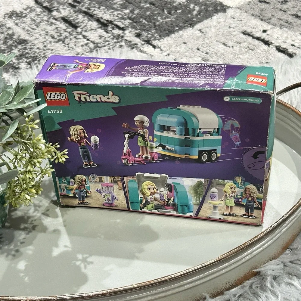 LEGO FRIENDS 41733: Mobile Bubble Tea Shop NEW- in damaged Box